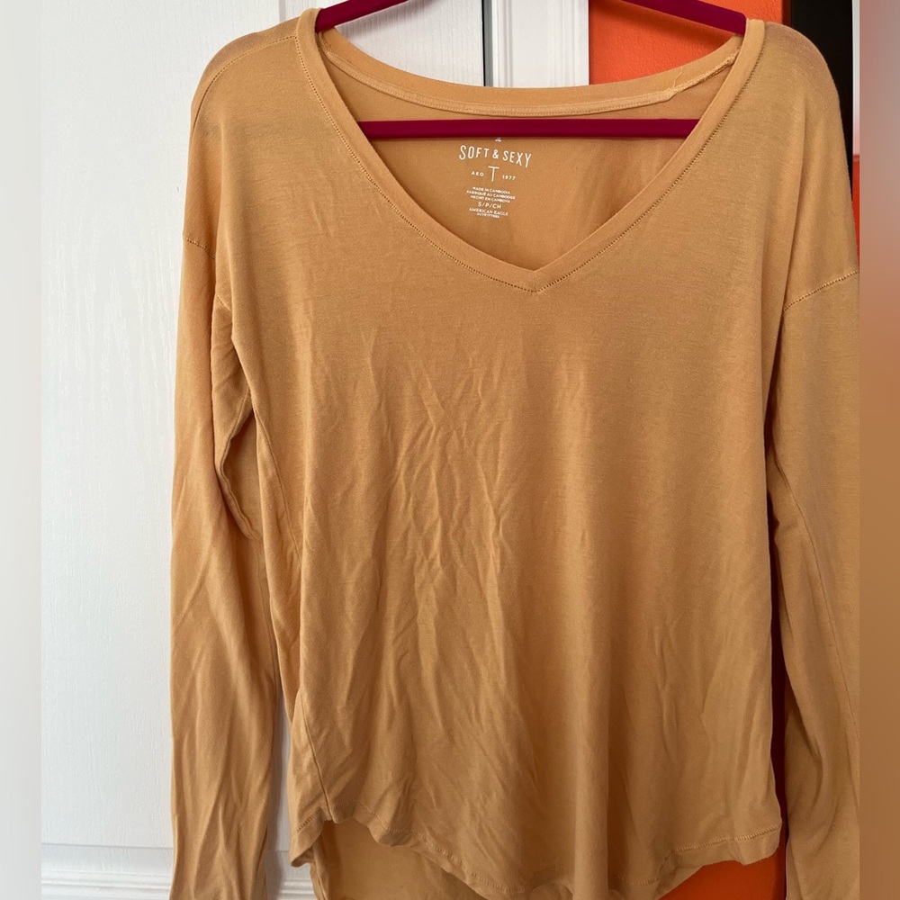 American Eagle soft & sexy v-neck long sleeve yellow tee (size S/oversized)